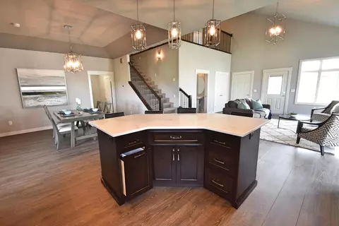 914 Select Ln, Bismarck, ND 58503 photo 8