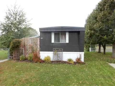 702 Dover Drive Dr, Bismarck, ND 58504 photo 1