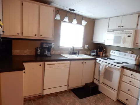 702 Dover Drive Dr, Bismarck, ND 58504 photo 5