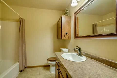 457 E Brandon Dr, Bismarck, ND 58503 photo 6