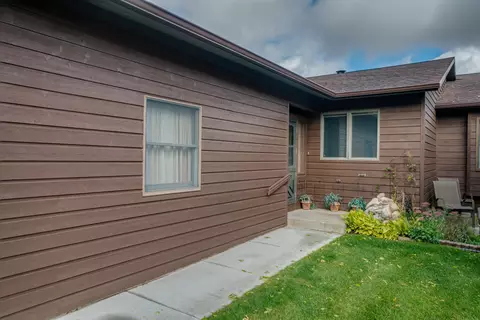 457 E Brandon Dr, Bismarck, ND 58503 photo 17