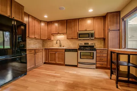 457 E Brandon Dr, Bismarck, ND 58503 photo 1