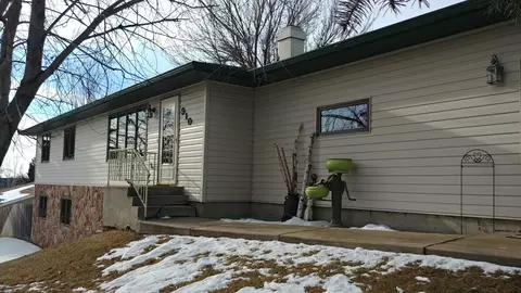 910 N 33rd St, Bismarck, ND 58501 photo 1