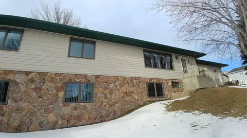 910 N 33rd St, Bismarck, ND 58501 photo 45