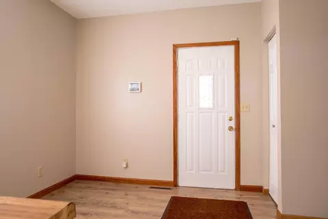 200 8th Ave SW, Mandan, ND 58554 photo 2