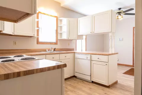 200 8th Ave SW, Mandan, ND 58554 photo 5