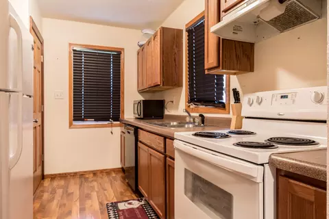 822 N 13th St, Bismarck, ND 58501 photo 2