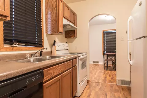 822 N 13th St, Bismarck, ND 58501 photo 3