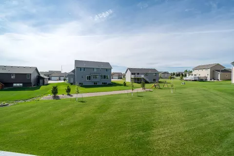 507 Pumice Loop, Bismarck, ND 58503 photo 27