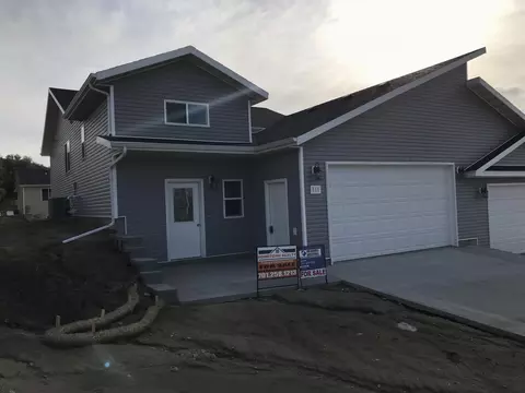 311 Will Ct SE, Mandan, ND 58554 photo 1