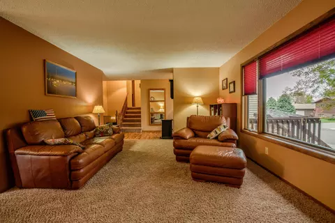 1201 Johns Dr NE, Mandan, ND 58554 photo 5