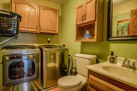 1201 Johns Dr NE, Mandan, ND 58554 photo 10