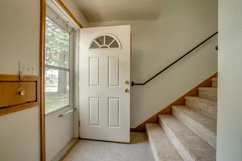 1324 N 18th St, Bismarck, ND 58501 photo 2