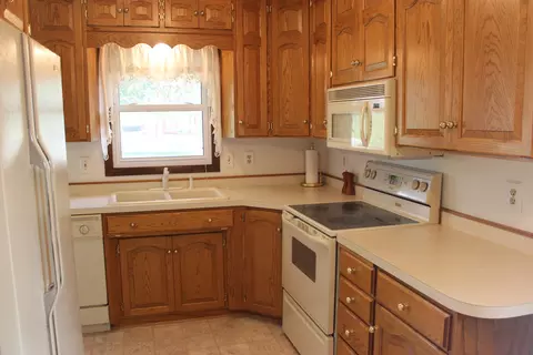 2105 E Boulevard Ave, Bismarck, ND 58501 photo 4