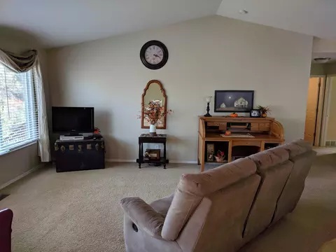 2634 10th Ave SE, Mandan, ND 58554 photo 3