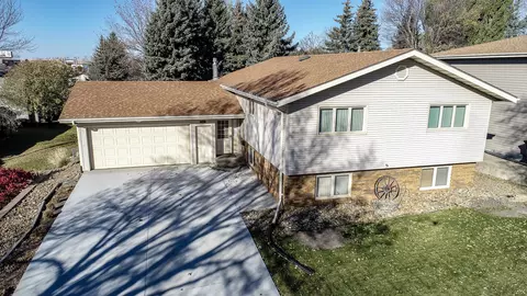 2410 Stevens St, Bismarck, ND 58503 photo 1