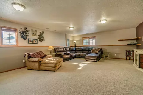 2312 3rd St S, Bismarck, ND 58504 photo 22