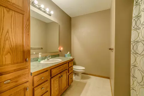 2312 3rd St S, Bismarck, ND 58504 photo 11