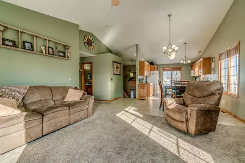 2312 3rd St S, Bismarck, ND 58504 photo 9