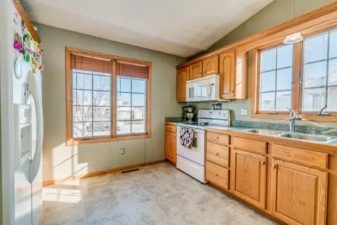 2312 3rd St S, Bismarck, ND 58504 photo 6