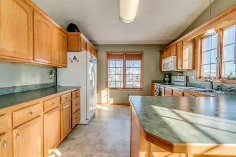 2312 3rd St S, Bismarck, ND 58504 photo 5