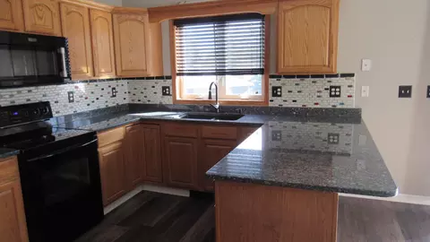 4019 Cedar Pl, Bismarck, ND 58503 photo 8