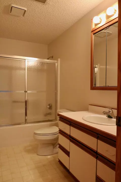 431 Brandon Dr E # C, Bismarck, ND 58503 photo 28