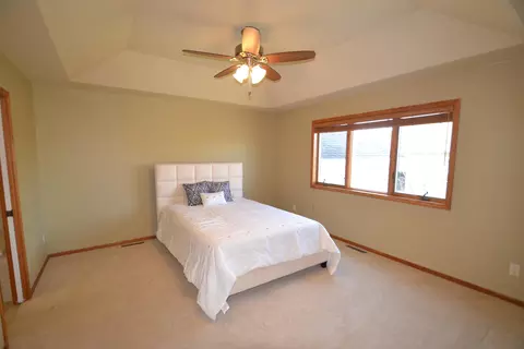 5018 Boulder Ridge Rd, Bismarck, ND 58503 photo 5