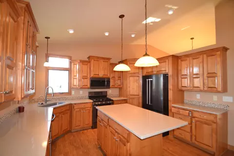5018 Boulder Ridge Rd, Bismarck, ND 58503 photo 4
