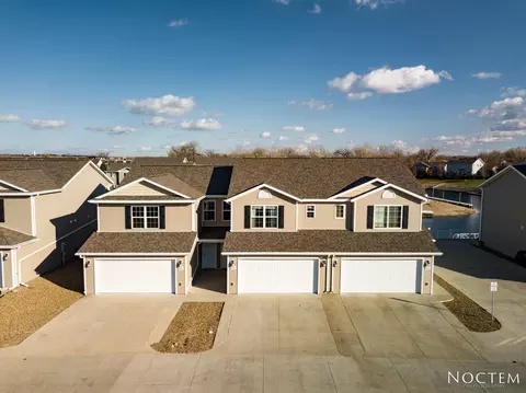 2808 Douglas Pl SE, Mandan, ND 58554 photo 1
