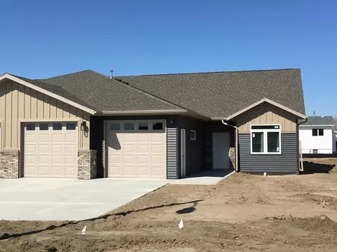4208 Cumberland Lp, Bismarck, ND 58503 photo 1
