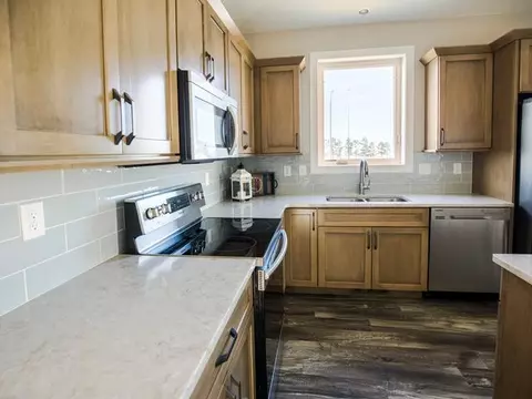 4208 Cumberland Lp, Bismarck, ND 58503 photo 5