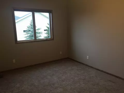 5211 Basalt Dr, Bismarck, ND 58503 photo 13
