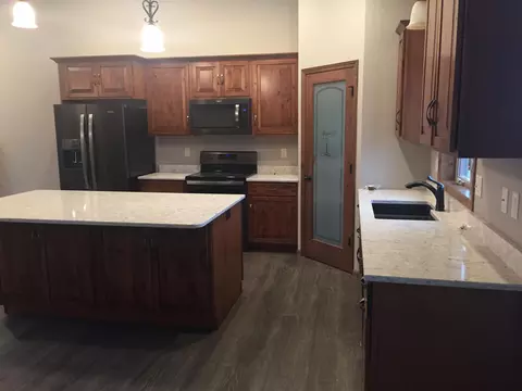 5211 Basalt Dr, Bismarck, ND 58503 photo 4