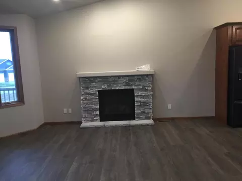 5211 Basalt Dr, Bismarck, ND 58503 photo 6