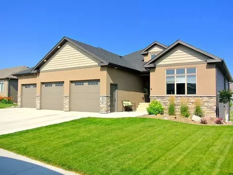 606 Slate Dr, Bismarck, ND 58503 photo 1
