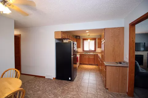 719 Wachter Ave, Bismarck, ND 58504 photo 5