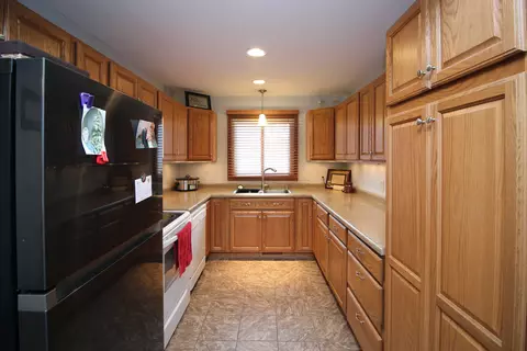 719 Wachter Ave, Bismarck, ND 58504 photo 3