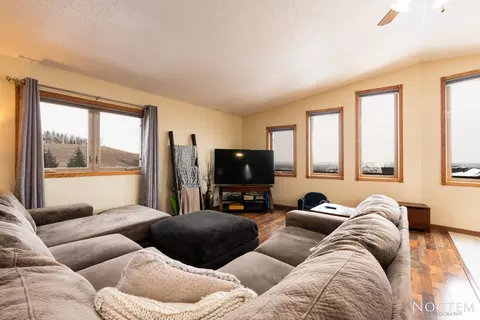 3009 Hillside Rd NW, Mandan, ND 58554 photo 3