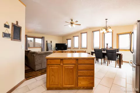 3009 Hillside Rd NW, Mandan, ND 58554 photo 8