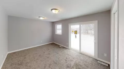 4914 Roughrider Cir, Mandan, ND 58554 photo 8