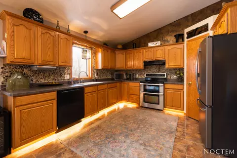 4028 Rawhide Dr, Bismarck, ND 58503 photo 10