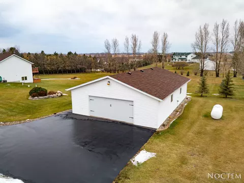 4028 Rawhide Dr, Bismarck, ND 58503 photo 32