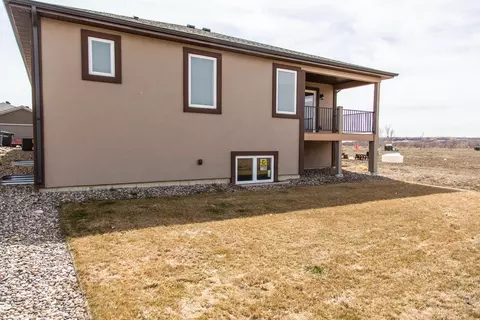 3834 Lillian Ct SE, Mandan, ND 58554 photo 25