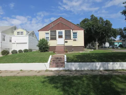 1122 E Ave A, Bismarck, ND 58501 photo 5