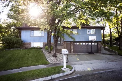 1111 Hillside Ter, Bismarck, ND 58501 photo 2