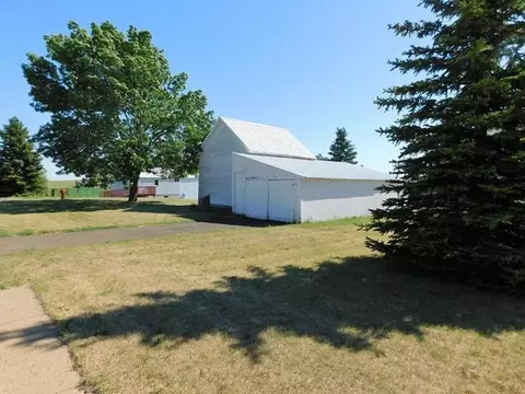 419 College St, Flasher, ND 58535 photo 3