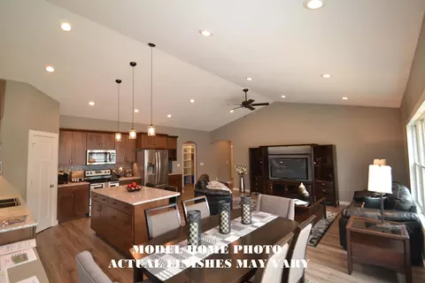 417 Buckskin Loop, Bismarck, ND 58503 photo 5