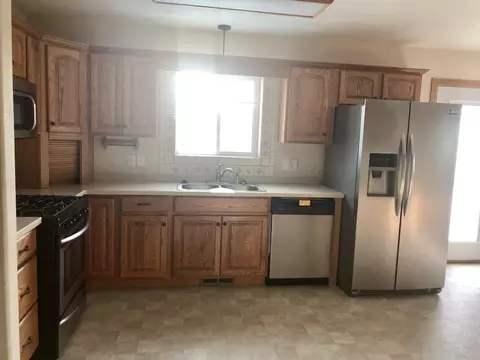 701 Walter Way NE, Bismarck, ND 58503 photo 5