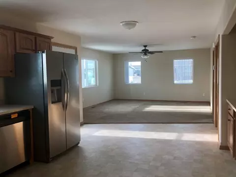 701 Walter Way NE, Bismarck, ND 58503 photo 7